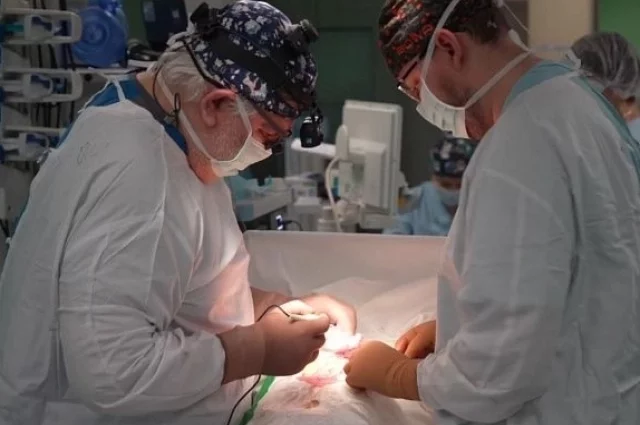 Уникальную операцию на сердце провели иркутские хирурги. 