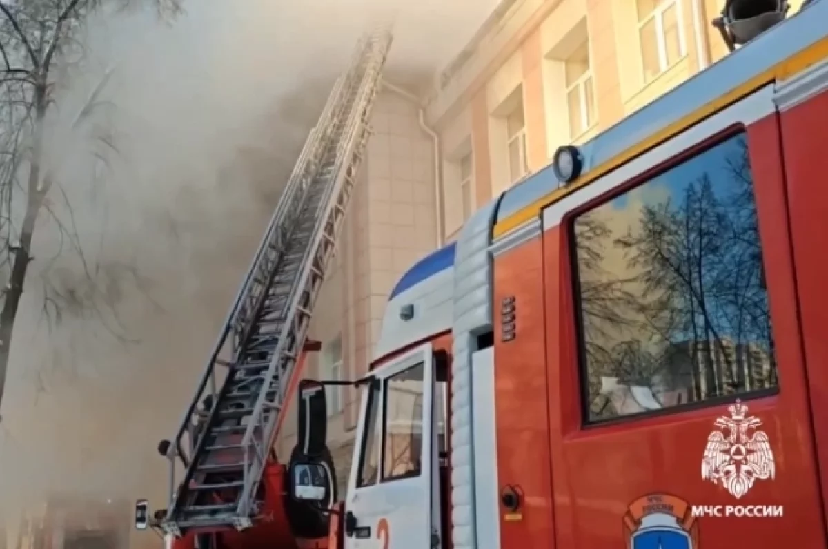 СК назвал предварительную причину возгорания в педколледже в Новосибирске