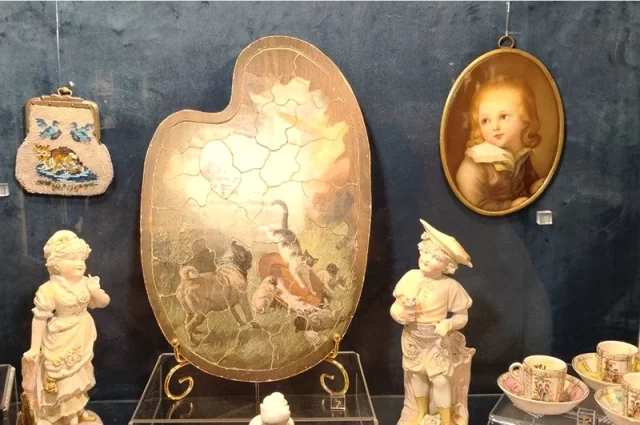 Пазл ручной работы был дорогим подарком и предназначался детям, которые хорошо вели себя в уходящем году. 