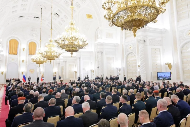 Президент РФ Владимир Путин выступает на торжественном мероприятии по случаю празднования Дня Героев Отечества.