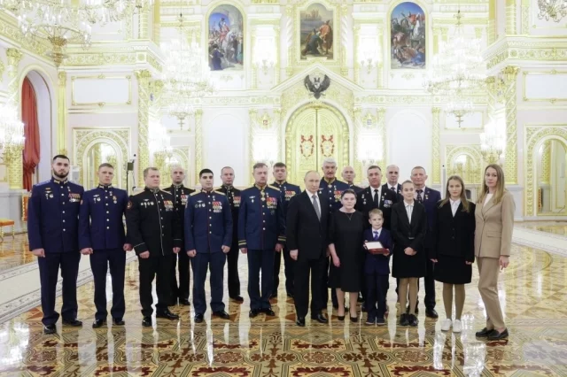 В Георгиевском зале Большого Кремлевского дворца сегодня было как никогда многолюдно.
