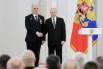 Президент РФ Владимир Путин вручил медаль «Золотая Звезда» Героя Российской Федерации шеф-пилоту, летчику-испытателю компании «Туполев» Виктору Минашкину.