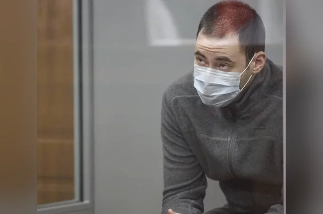 В суде он признал вину и заявил о раскаянии, однако рассказал, что был вынужден совершить преступление под угрозами. 