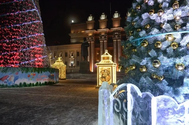 Площадь Куйбышева зимой становится центром притяжения самарцев и гостей города