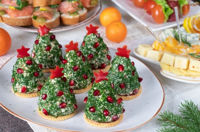 Диетолог назвала несколько принципов, которые можно взять на вооружение при подготовке новогоднего стола.