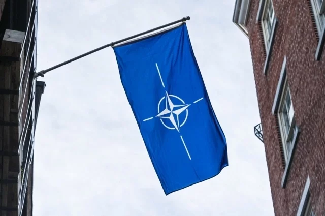 Выход США из НАТО — это радикальный сценарий, считает эксперт.