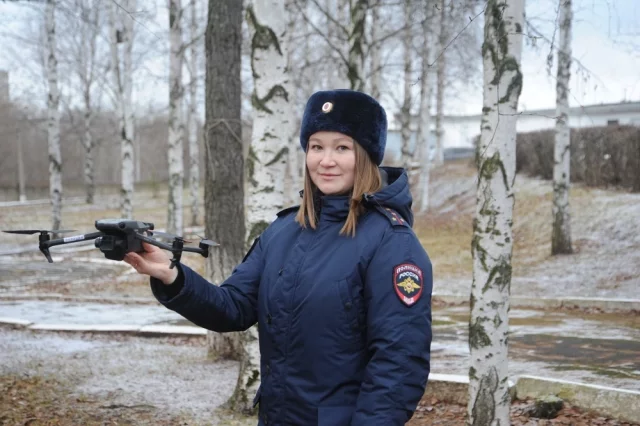 Анастасия на сегодняшний день — единственная в гарнизоне полиции Прикамья женщина-внешний пилот. 