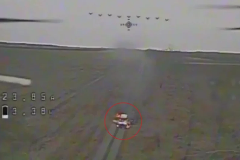 В результате нанесенного удара расчетами FPV-дронов был уничтожен автотранспорт и личный состав противника.