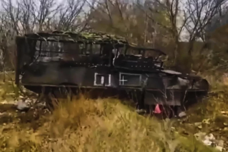 Операторы войск беспилотных систем группировки «Восток» уничтожили американский бронетранспортер M1117.