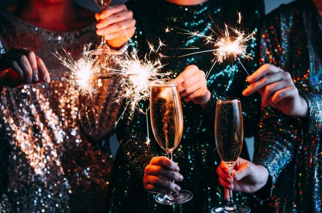 Игристые вина являются весьма популярными аперитивами.