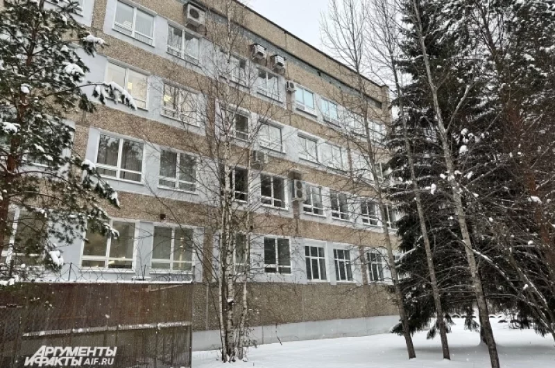 По предварительной информации в результате нарушения технологического процесса с гидродинамического стенда сошла испытательная машина.  