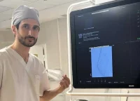 Кемал Гаджиев в операционной Дербентской ЦГБ.