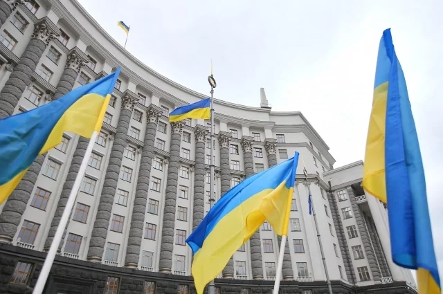 Видимо, в Киеве решили, что чем меньше люди знают, тем охотнее они идут в ВСУ.