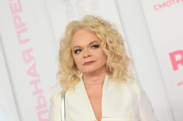 Лариса Долина.