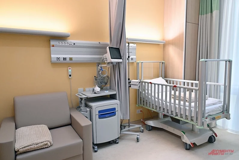 Палаты оснащены системой автоматизации для регулировки света и связи с медперсоналом.