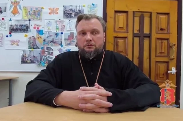 Протоиерей Павел Фролов помог задержать дебошира, громившего автомобили