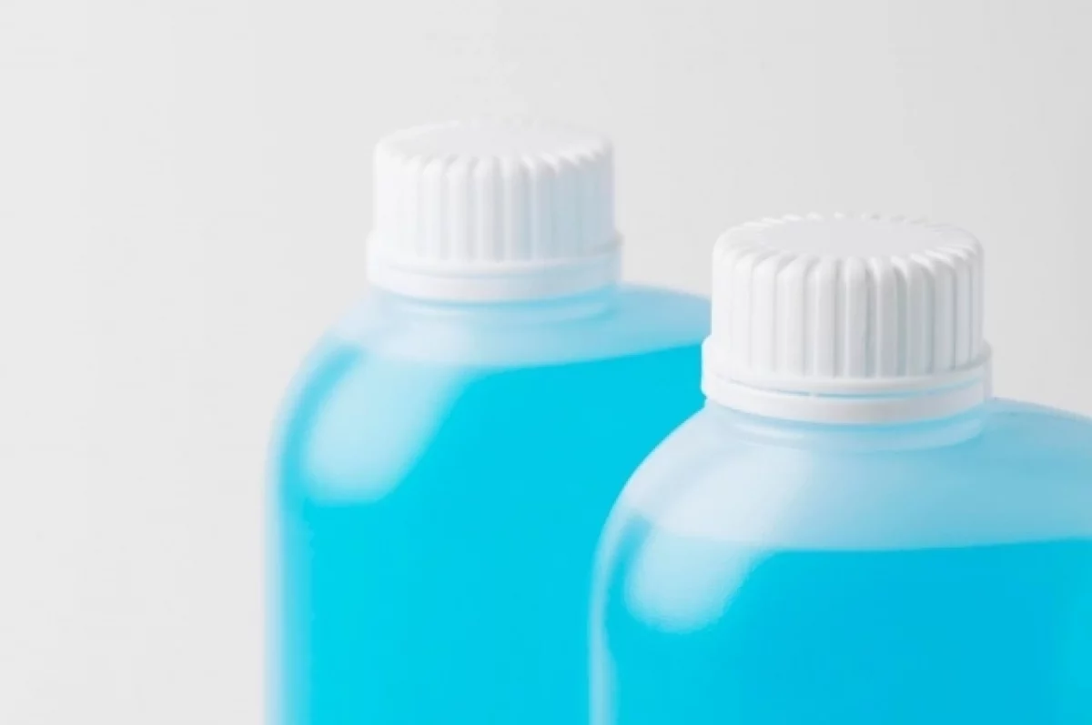 Автоэксперт Бундин объяснил, как выбрать качественную стеклоомывайку зимой