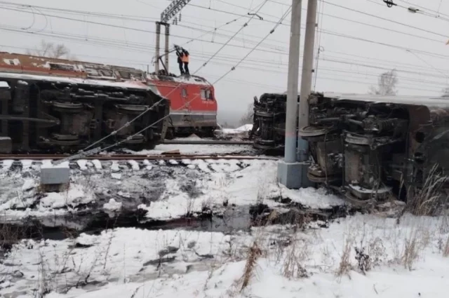 На станции Чаис под Пензой сошли с рельсов грузовые вагоны.