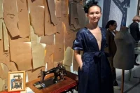 Выставка-исследование раскрывает полный цикл рождения платья.