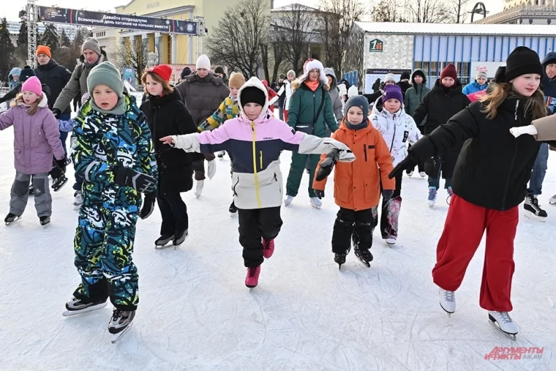 Помимо катания, на фестивале были организованы конкурсы, спортивные викторины и тематические лотереи с призами.