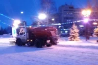 В Оренбурге продолжают чистить снег