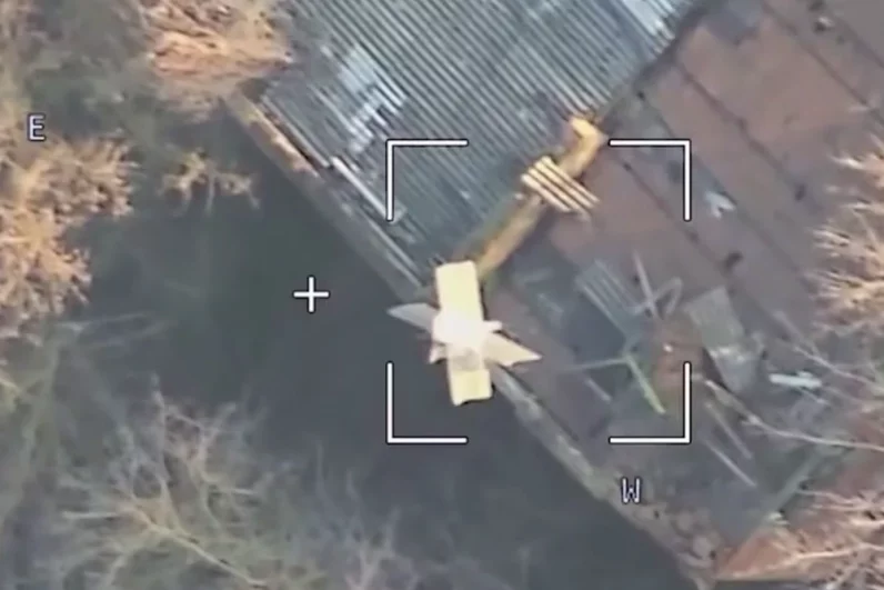 ZALA «Ланцет» уничтожил РЛС «Мангуст» на Харьковском направлении.