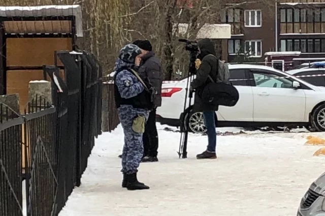 В 2023 году в брянской гимназии девочка открыла стрельбу по одноклассникам.