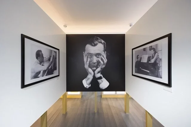 Часть внутреннего оформления музея.