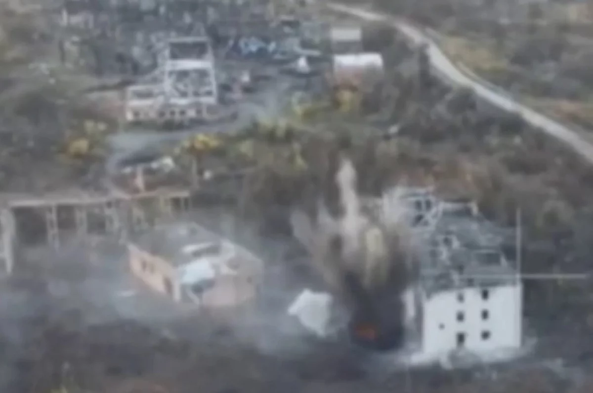 Штурм и зачистку бойцами РФ шахты под Северском сняли с воздуха