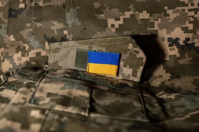 В течение трех дней военный «воспитывал» подчиненного. И не только кулаками — несколько раз он изнасиловал свою жертву. 