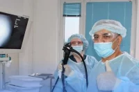 Процедуры пациентам проводят под седацией, что безболезненно. 