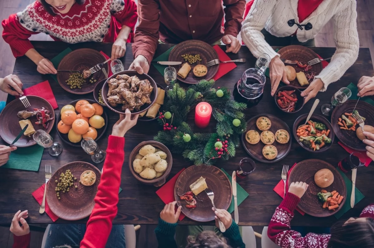 Лишнего не надо. Топ-7 правил, как не растолстеть за праздники