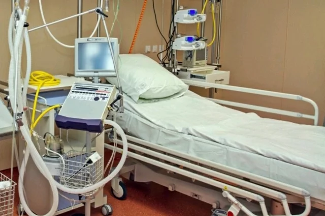 В крайне тяжелом состоянии девочку доставили сначала в Зеленодольскую ЦРБ, а затем вертолетом санавиации переправили в Казань.