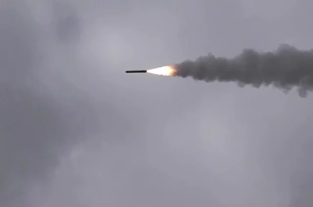 Военные объекты ВСУ вновь под ударами российских ракет, бомб и беспилотников.