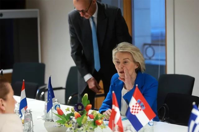 Урсула фон дер Ляйен пообещала никого не отпускать, пока не примут решение.