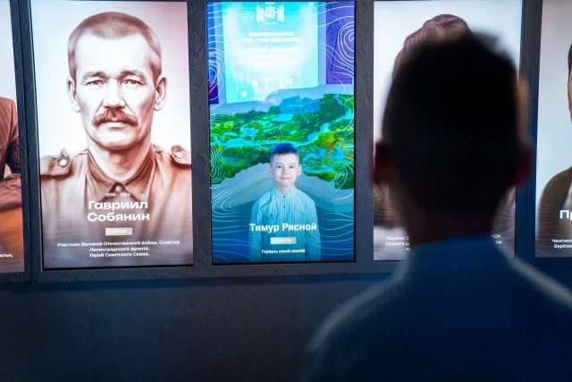 Тимур Рясной побывал в филиале Национального центра «Россия», где познакомился с историй Югры. 