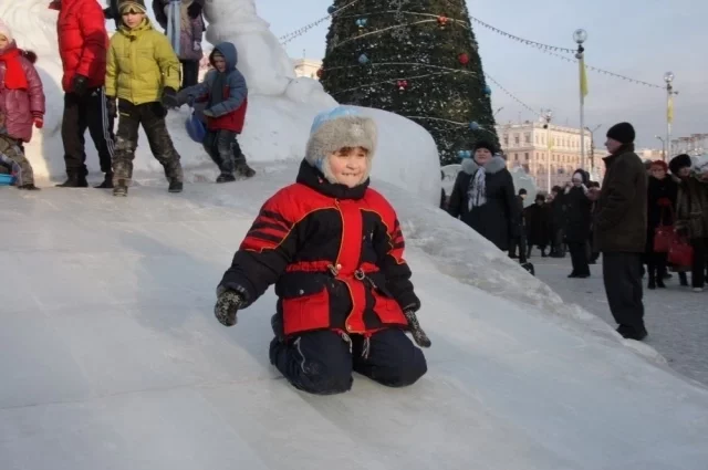 Ледовый городок на площади Революции в Челябинске торжественно откроют 29 декабря