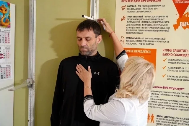 Медики будущих контрактников обследуют тщательно.