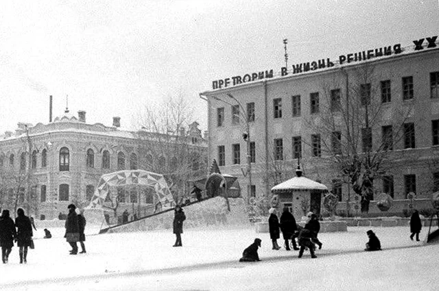 Даже в самые сильные морозы уфимцы не отказывались от посещения городских ёлок. 