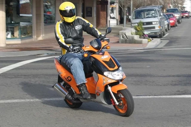 Участники отвечали на 20 вопросов, основанных на реальных дорожных ситуациях.