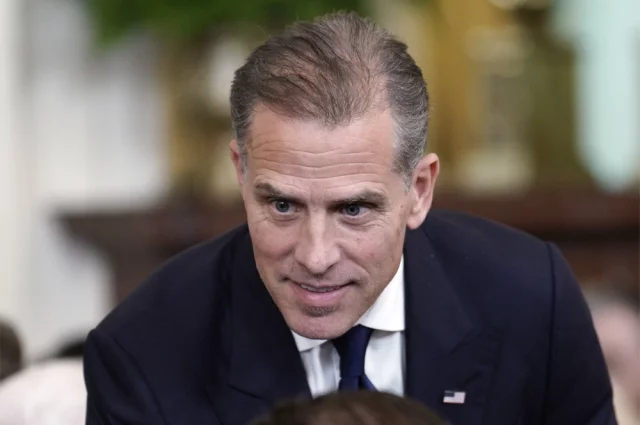 В конце декабря Хантер Байден неожиданно вновь объявился в эфире, дав интервью продолжительностью пять с половиной часов.