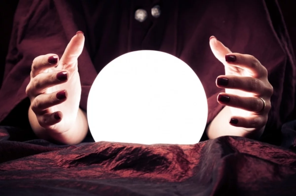 Брянчанка перевела почти миллион рублей мошенникам за снятие порчи