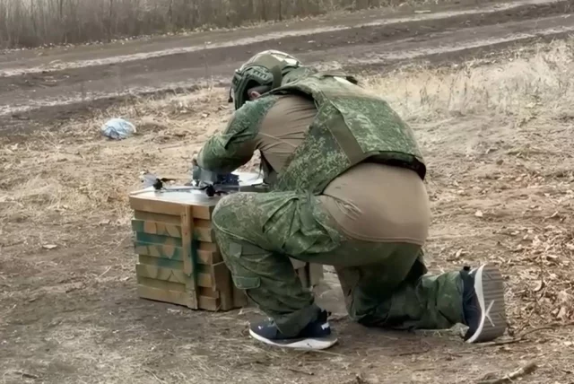 Запуск беспилотника по врагу.