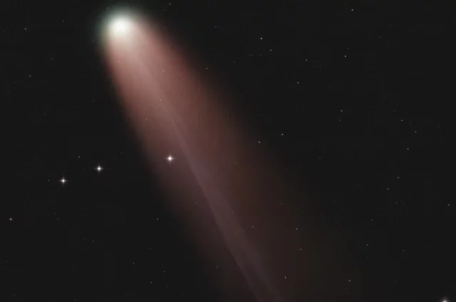 По мнению астрономов, 3I/ATLAS такая же комета, как C/2025 A6 (на фото)