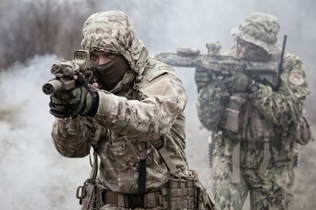 По словам украинского вояки, русские бойцы впервые подошли к командному пункту 17 декабря в 9-10 часов утра.