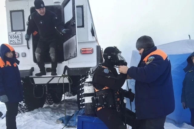 На место, где провалилось под лёд авто, экстренно выехали все службы