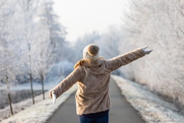 Общая смертность снижалась с увеличением продолжительности периодов ходьбы.