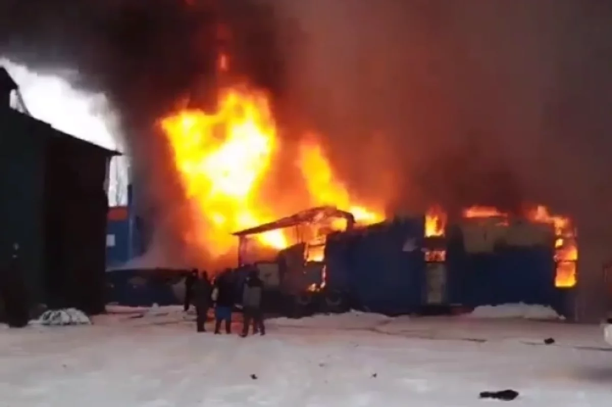 В Тверской области загорелся склад обувной фабрики