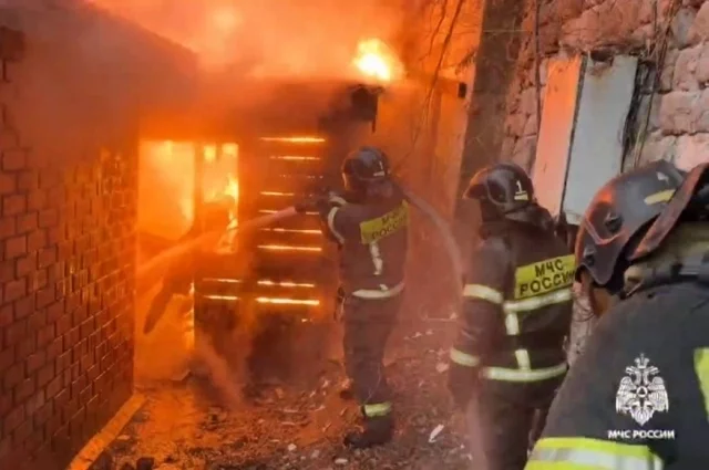 При тушении специалисты столкнулись с огромными трудностями.