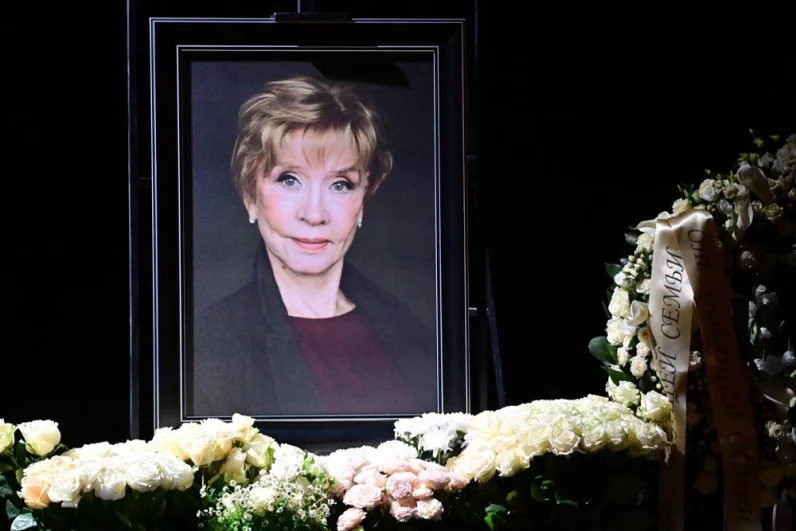 Церемония прощания с народной артисткой РФ Верой Алентовой.